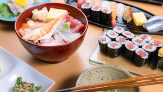「おもてなし」の落とし穴？常連優遇で新規客を失う地方商店街の実話